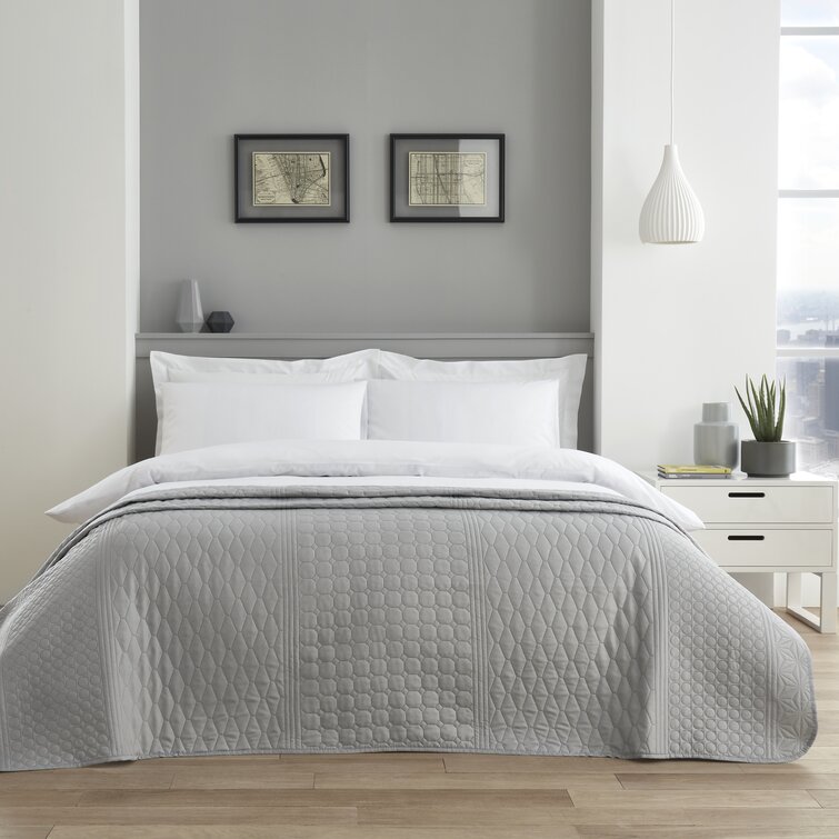 Wayfair white online bedspread